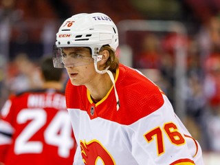 Martin Pospíšil v drese Calgary Flames.