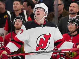Slovenský obranca v drese New Jersey Devils Šimon Nemec.
