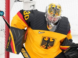 Brankár Philipp Grubauer (30).
