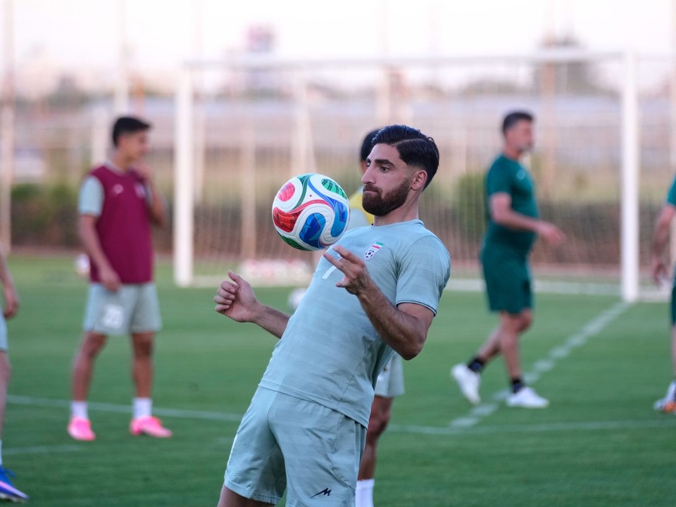 Iránec Alireza Jahanbakhsh počas prípravy na MS vo futbale 2026.