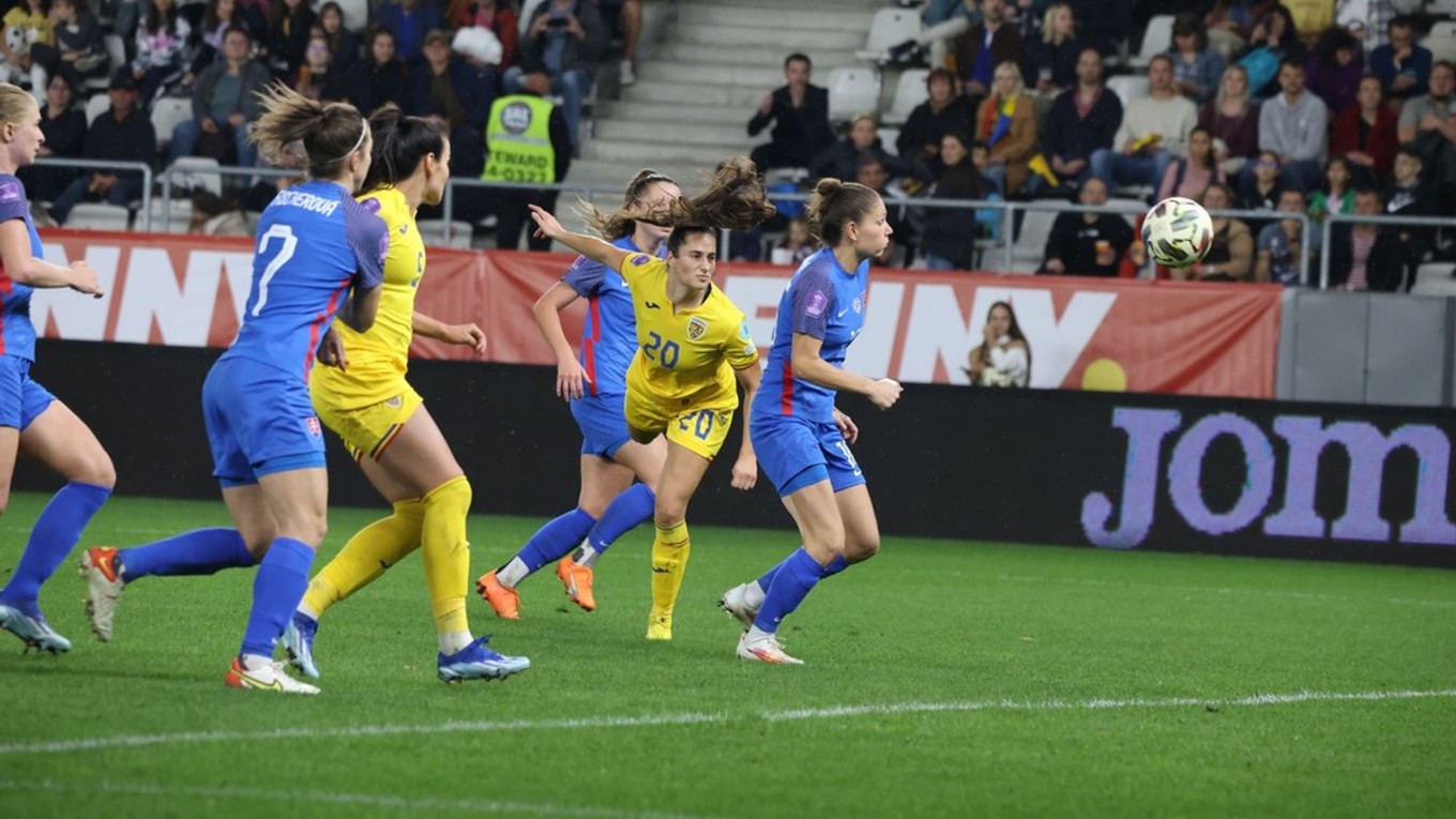 Fotka zo zápasu Rumunsko - Slovensko.