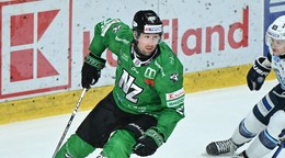 Zľava James Nicholas Ritchie a Alex Cotton v zápase HK Nitra - HC Nové Zámky v 17. kole Tipos extraligy.