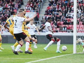 Abdulrahman Taiwo v zápase Spartak Trnava - Dunajská Streda.