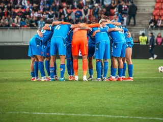 Slovenskí futbalisti počas zápasu Slovensko - Luxembursko v kvalifikácii na MS vo futbale 2026. 