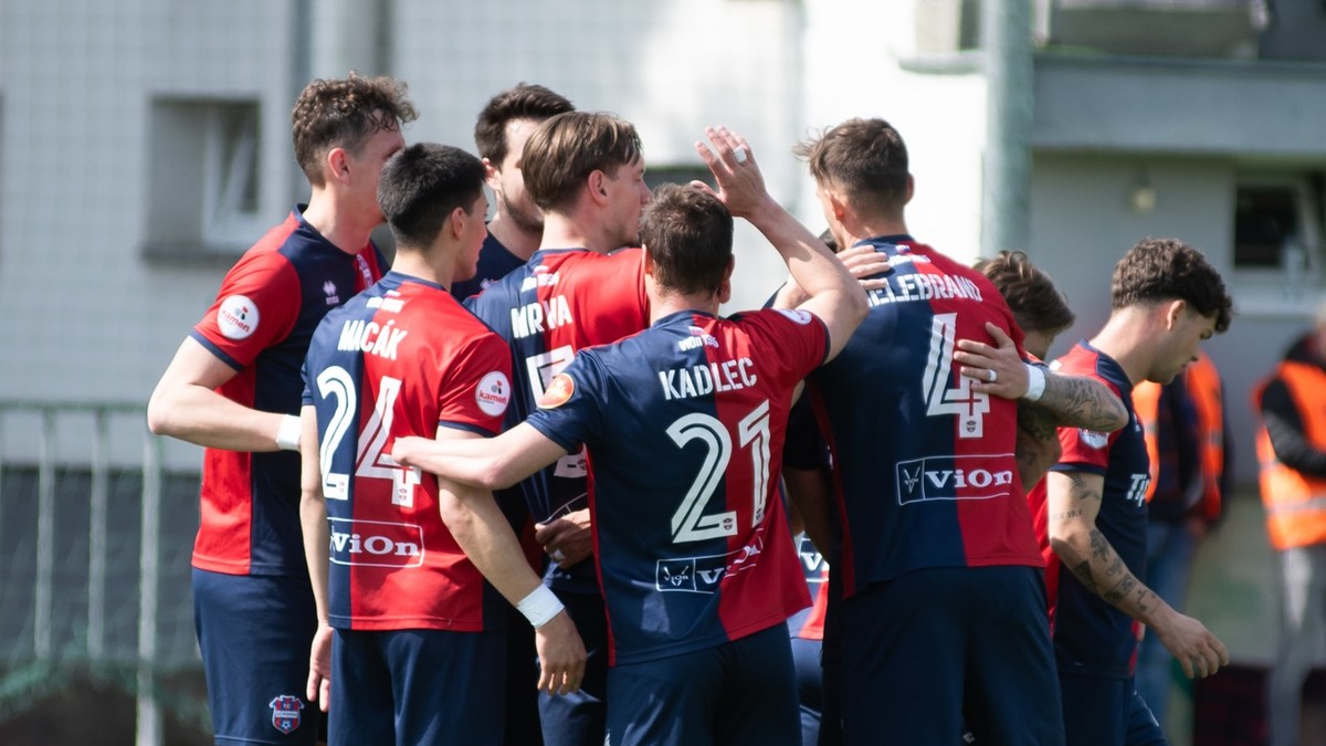 Futbalisti FC ViOn Zlaté Moravce.