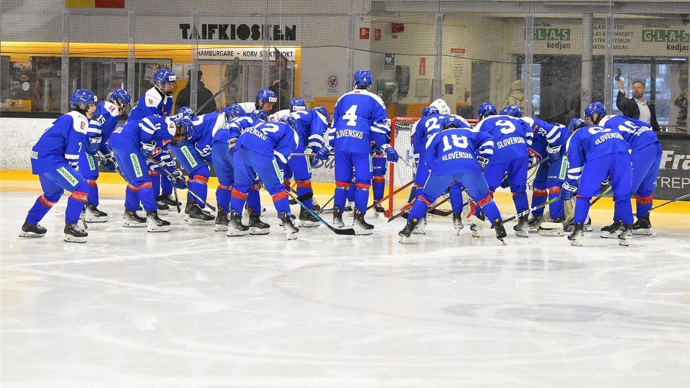 Slovenskí hokejisti do 17 rokov.