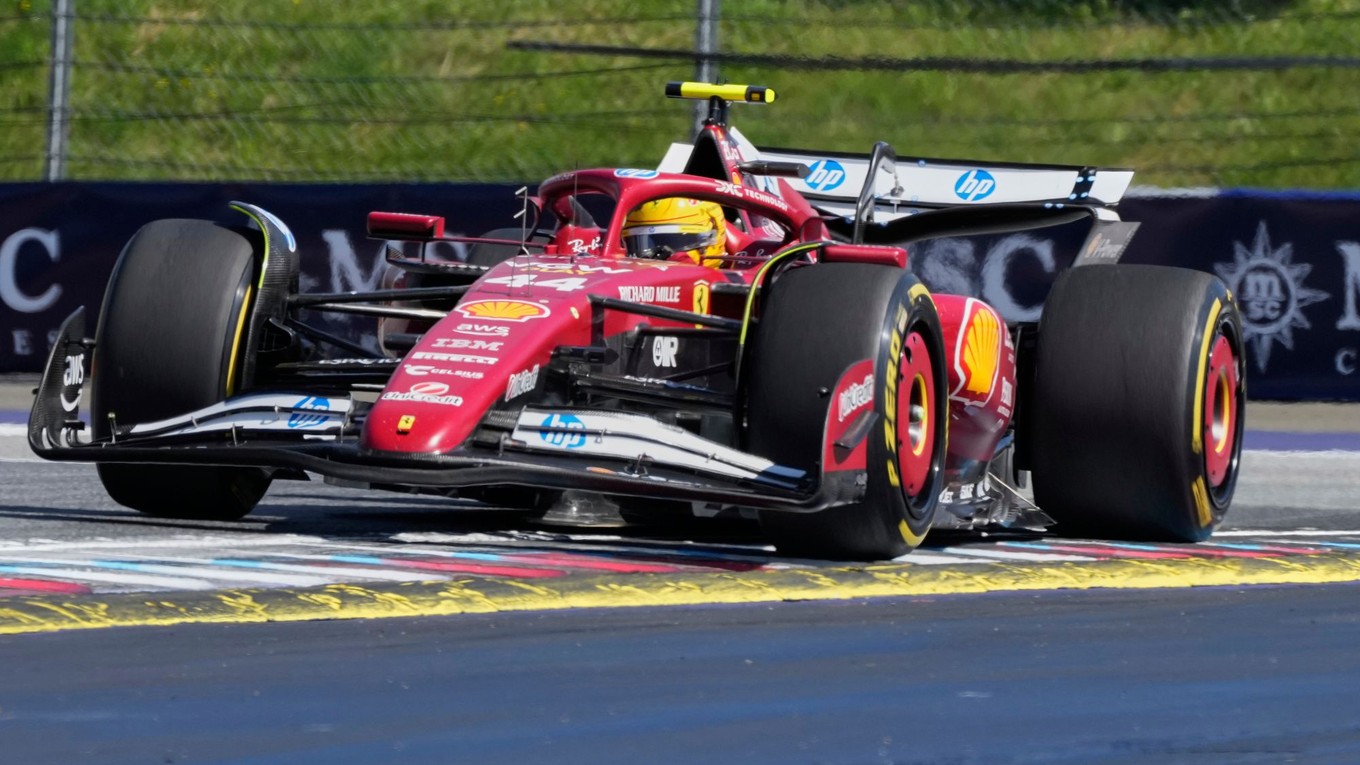 Lewis Hamilton na Ferrari.