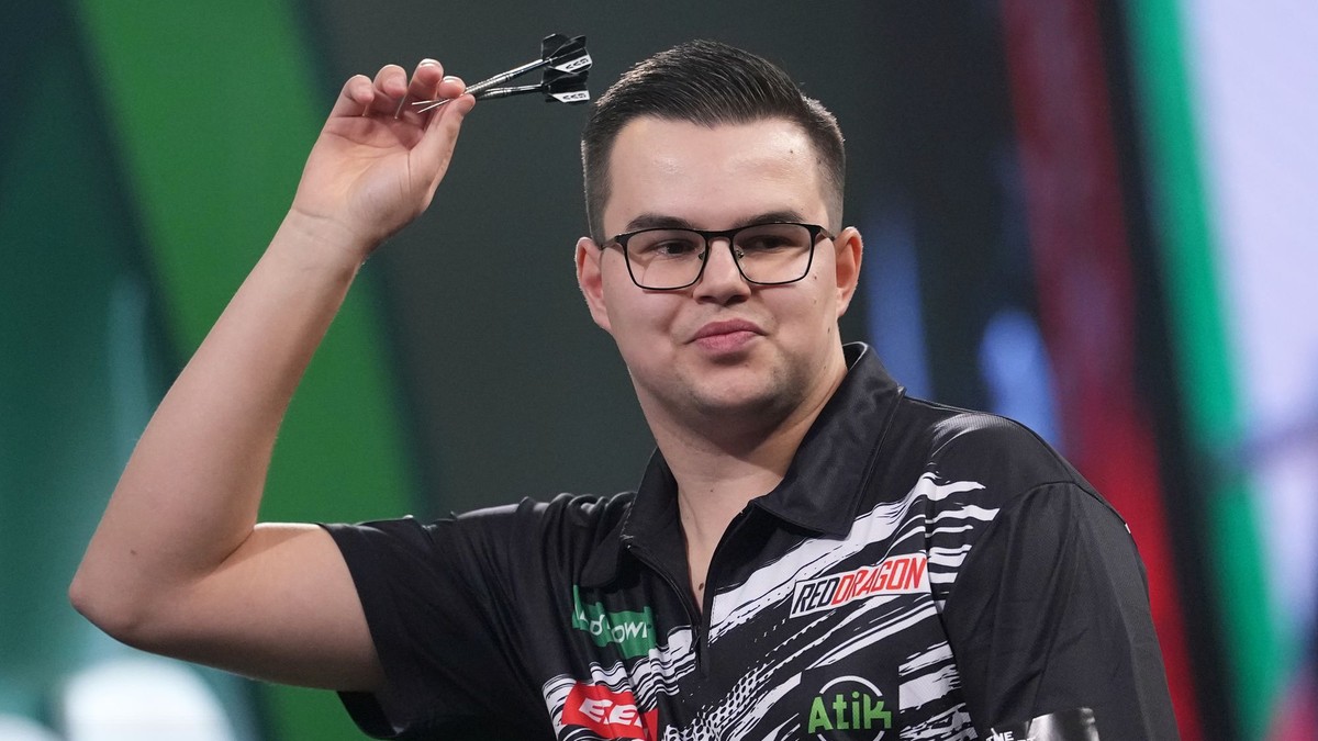 Holanďan Gian van Veen postúpil do finále MS v šípkach 2026.