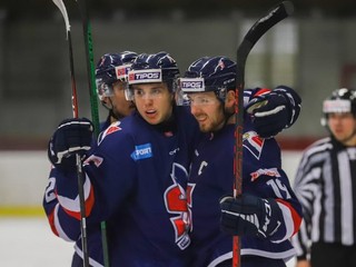 Hráči B-tímu hokejového Slovana.