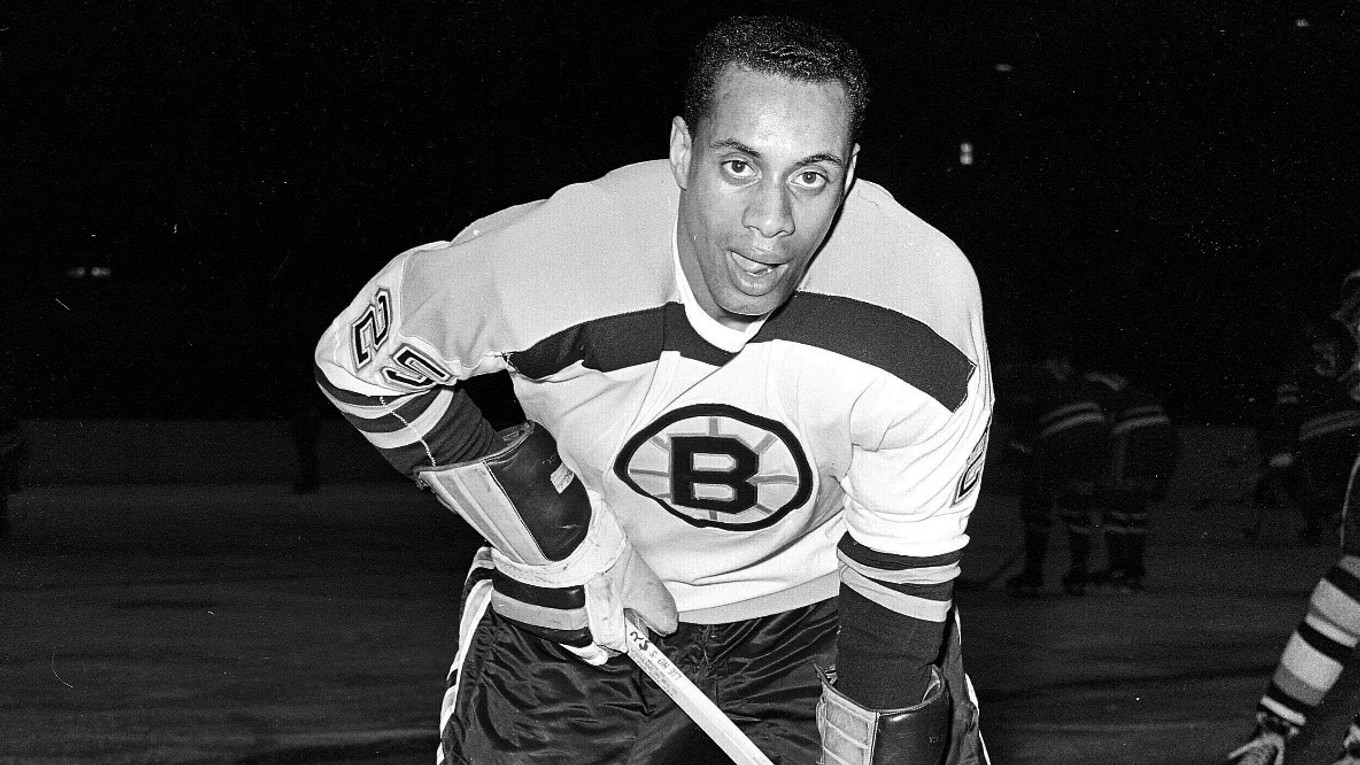 Willie O´Ree v drese Bostonu Bruins.