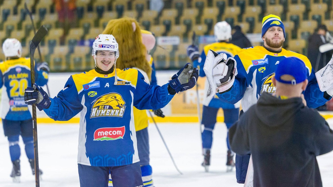 Hráči HC 19 Humenné po víťazstve.