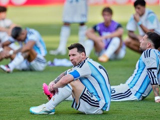 Futbalisti Argentíny po prehre vo finále.