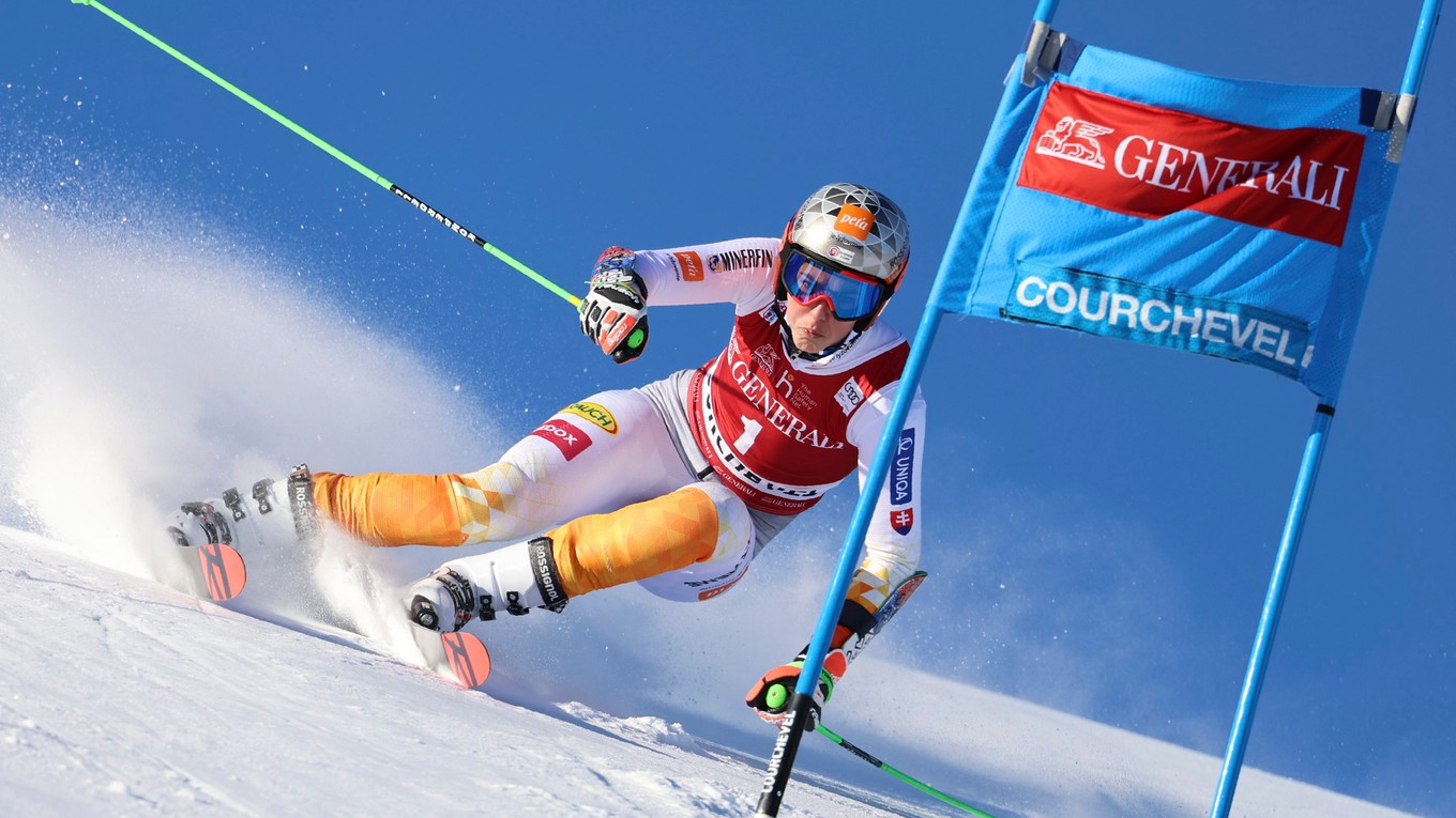 Petra Vlhová počas obrovského slalomu v Courcheveli (streda).