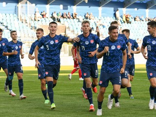 Futbalisti Slovenska do 21 rokov na ilustračnom zábere.