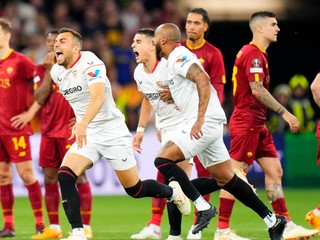 Futbalisti FC Sevilla zdolali vo finále Európskej ligy AS Rím. 