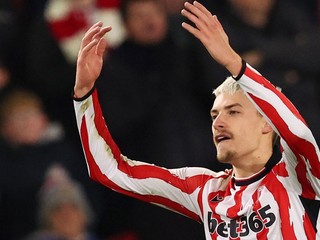 Tomáš Rigo oslavuje gól v drese Stoke City. 