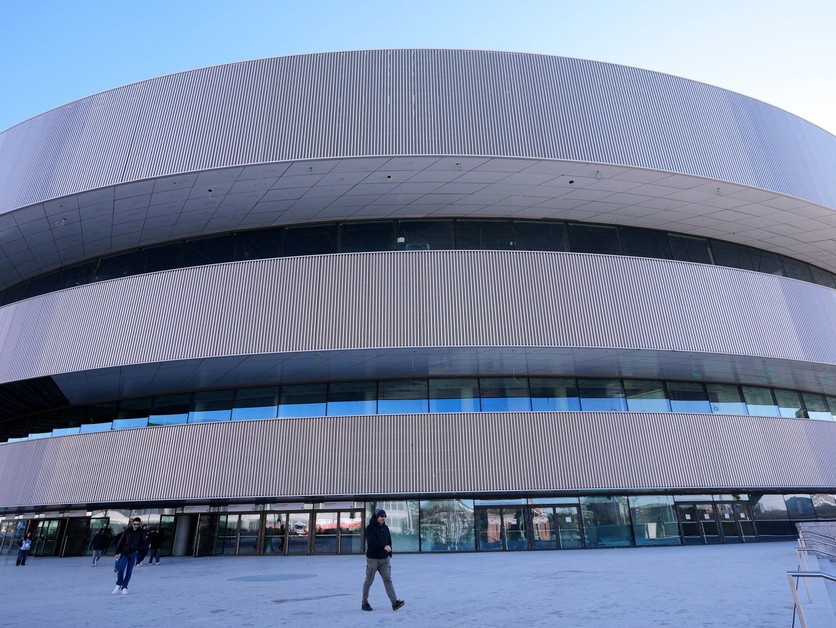 Vonkajší pohľad na hokejovú arénu Santa Giulia v Miláne, kde sa budú konať ZOH.