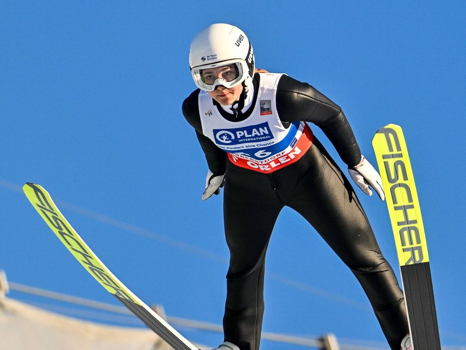 Slovenská reprezentantka v skokoch na lyžiach Kira Mária Kapustíková. 