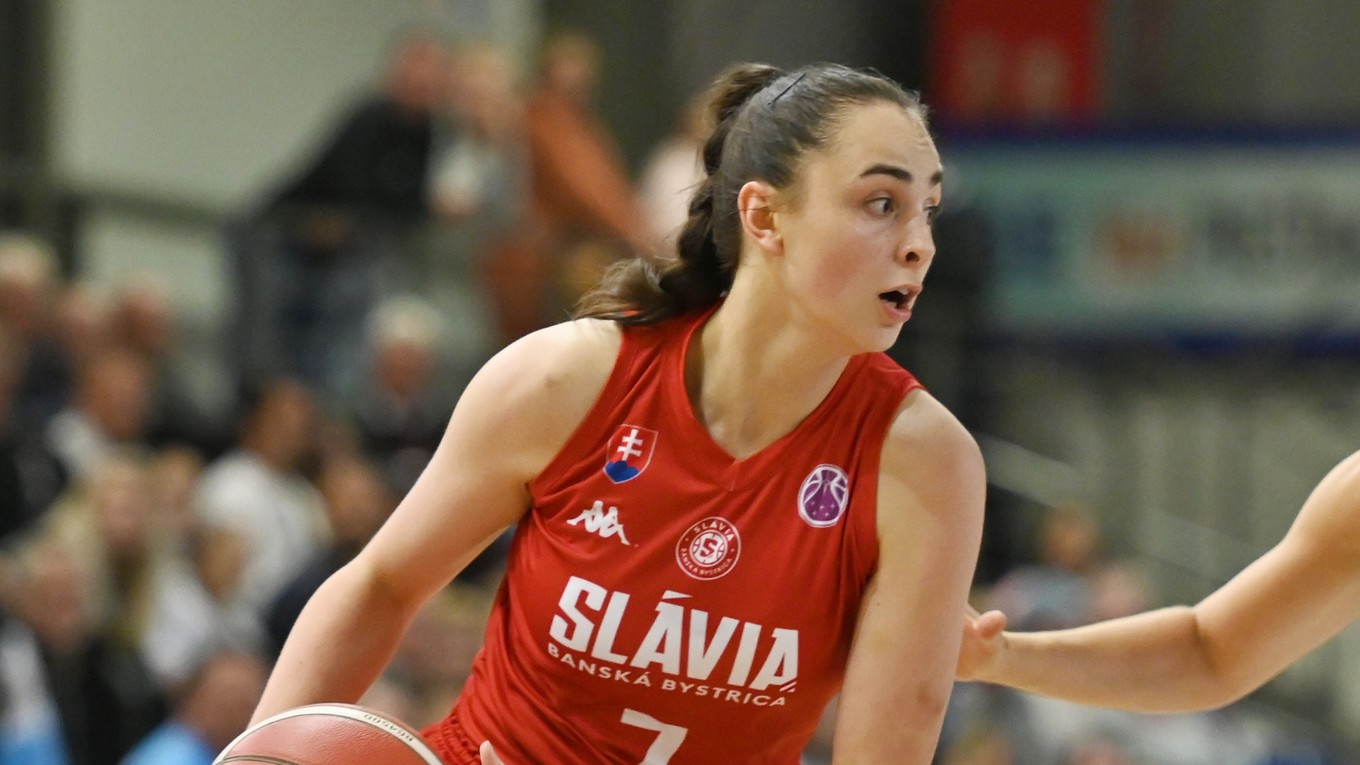 Simona Neuschlová v drese Slavia Banská Bystrica.