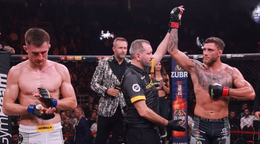 Kalašnik a Surdu pri vyhlásení výsledku.