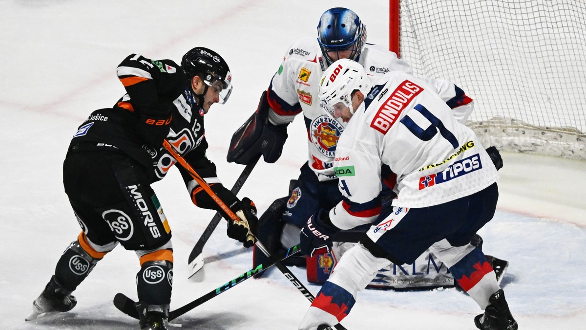 Dvojice sú známe. Aký je program semifinále play-off Tipos extraligy?