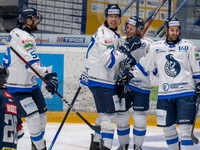 Gólová radosť hokejistov HK Poprad počas zápasu 1. kola hokejovej Tipos extraligy HK Poprad - HKM Zvolen.