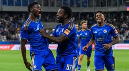 Zľava Suleiman Camara Sanneh (Slovan), Sandro Cruz (Slovan) a Cesar Blackman (Slovan) sa tešia z gólu