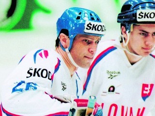 Peter Šťastný si s Miroslavom Šatanom zahrali prvýkrát na olympijskej kvalifikácii v Sheffielde v roku 1993.