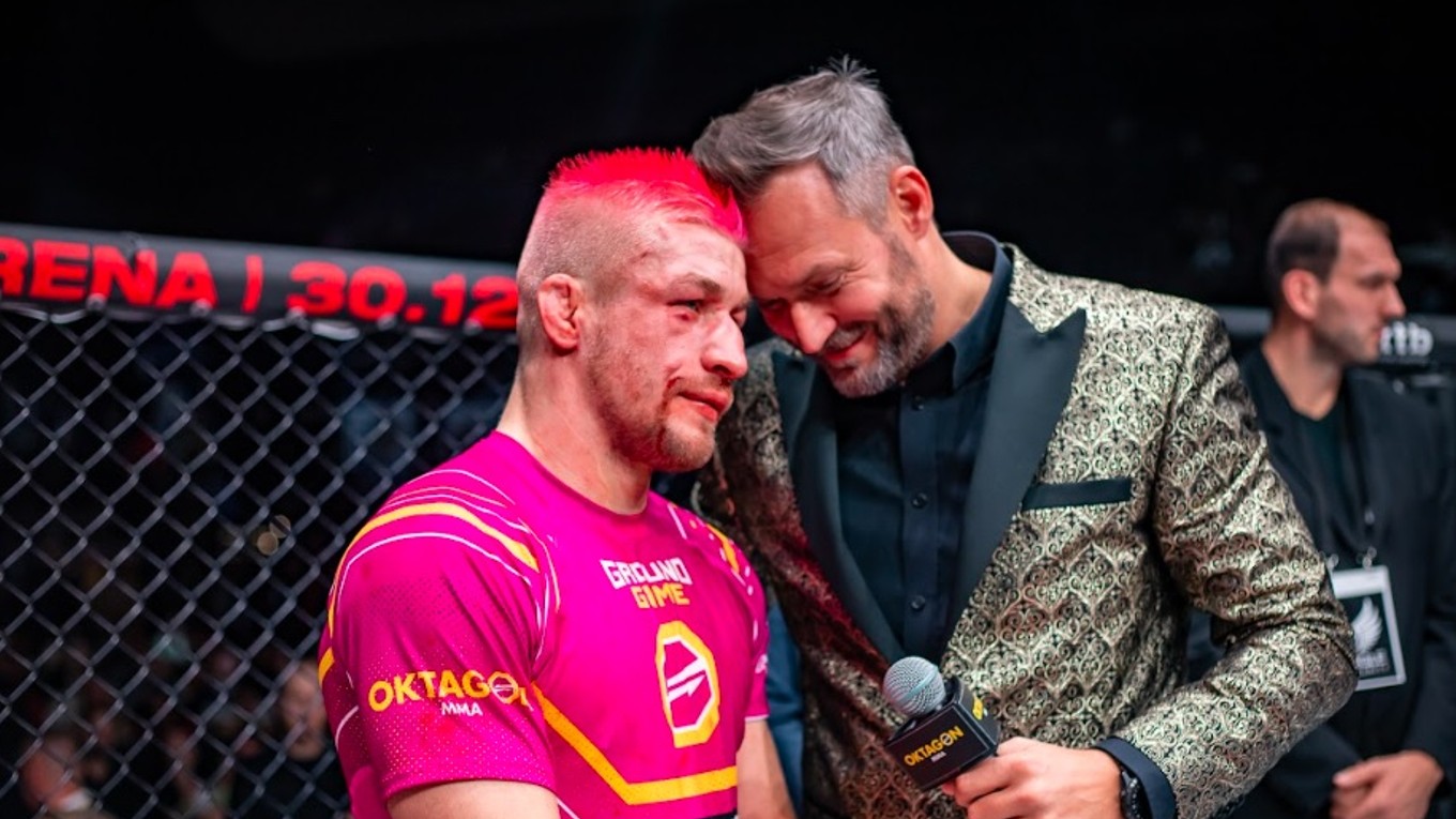 David Kozma a promotér Ondřej Novotný po titulovom súboji podujatia Oktagon 37.