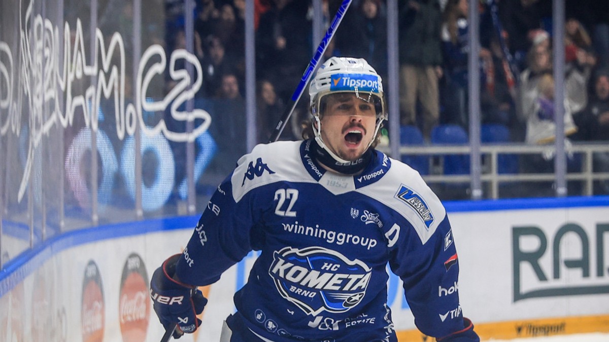 Kristián Pospíšil v drese HC Kometa Brno.