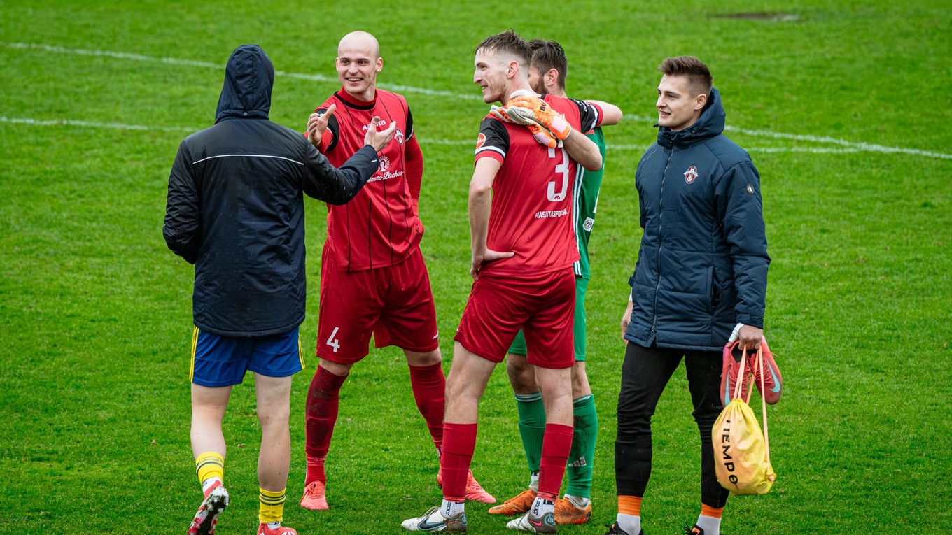 Futbalisti MŠK Púchov.