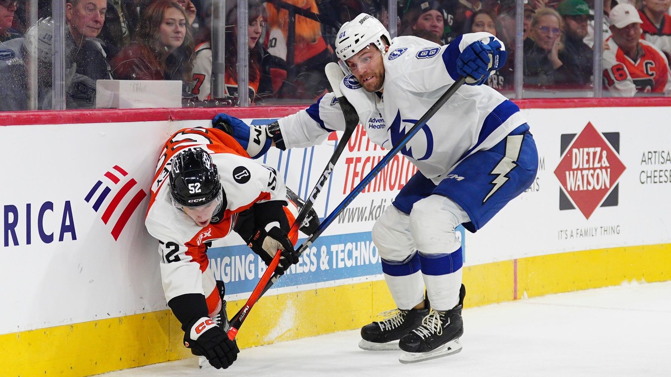 Erik Černák v zápase proti Philadelphii.