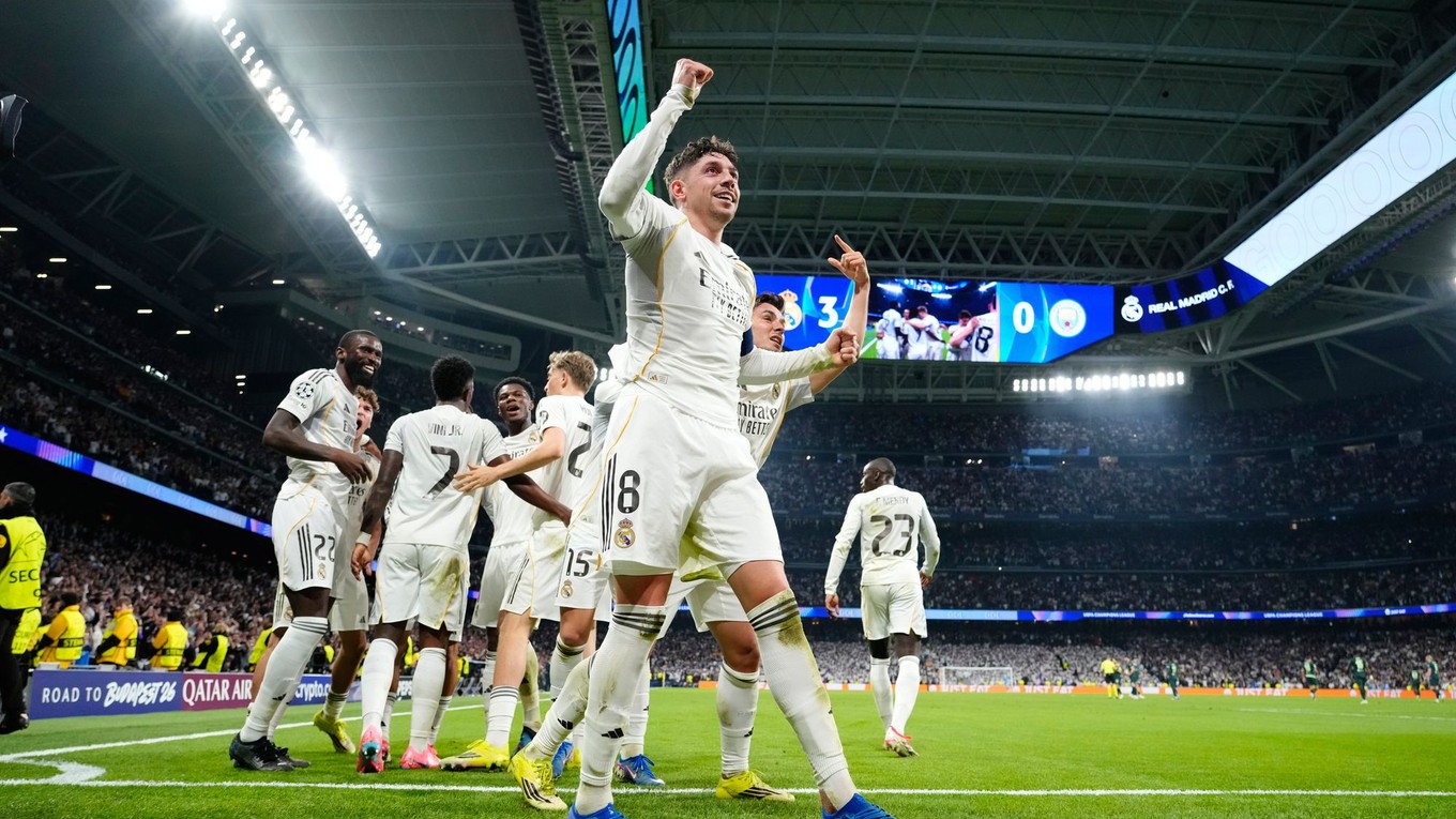 Hráč Realu Madrid Federico Valverde oslavuje gól. 