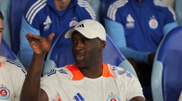 Tréner ŠK Slovan Touré Yaya počas prvého zápasu play off Ligy majstrov vo futbale ŠK Slovan Bratislava - NK Celje.