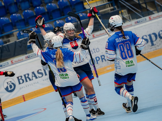 Slovenské hokejbalistky do 20 rokov.