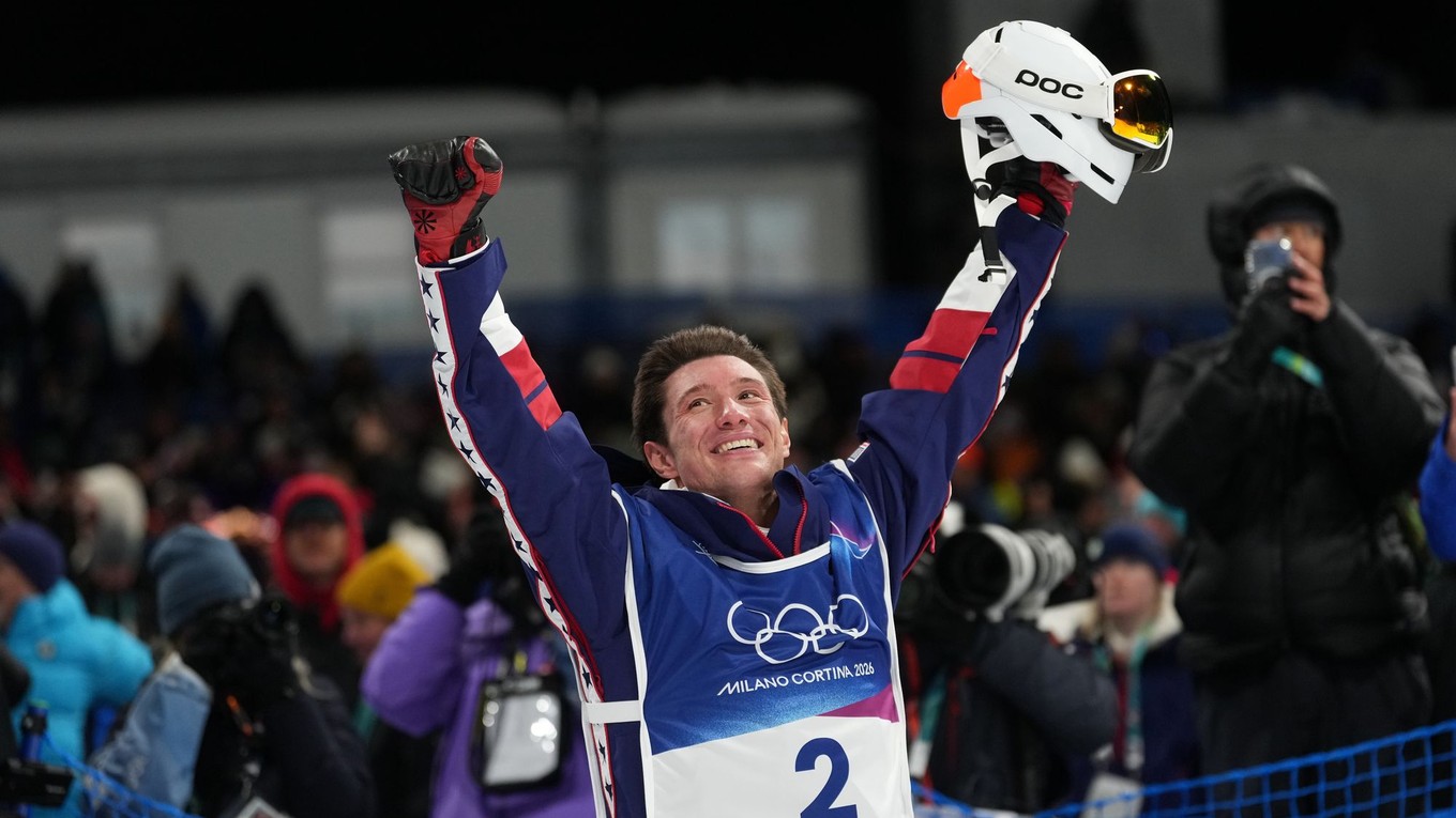 Americký akrobatický lyžiar Alex Ferreira