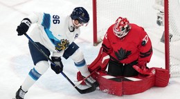 Mikko Rantanen (96) v zápase proti Kanade.