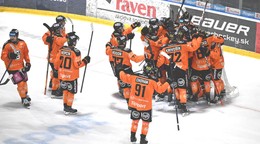 Na snímke radosť hráčov Košíc po siedmom zápase štvrťfinále play off.