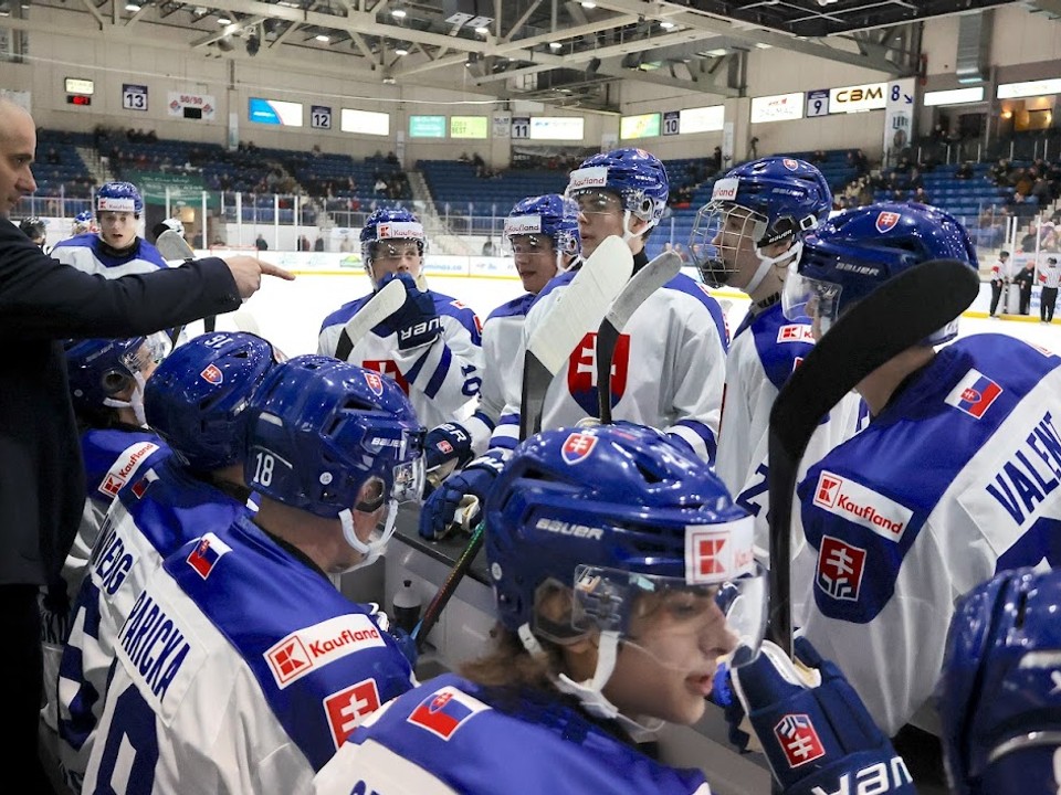 Striedačka slovenského tímu do 20 rokov v prípravnom zápase pred turnajom proti Nemecku.