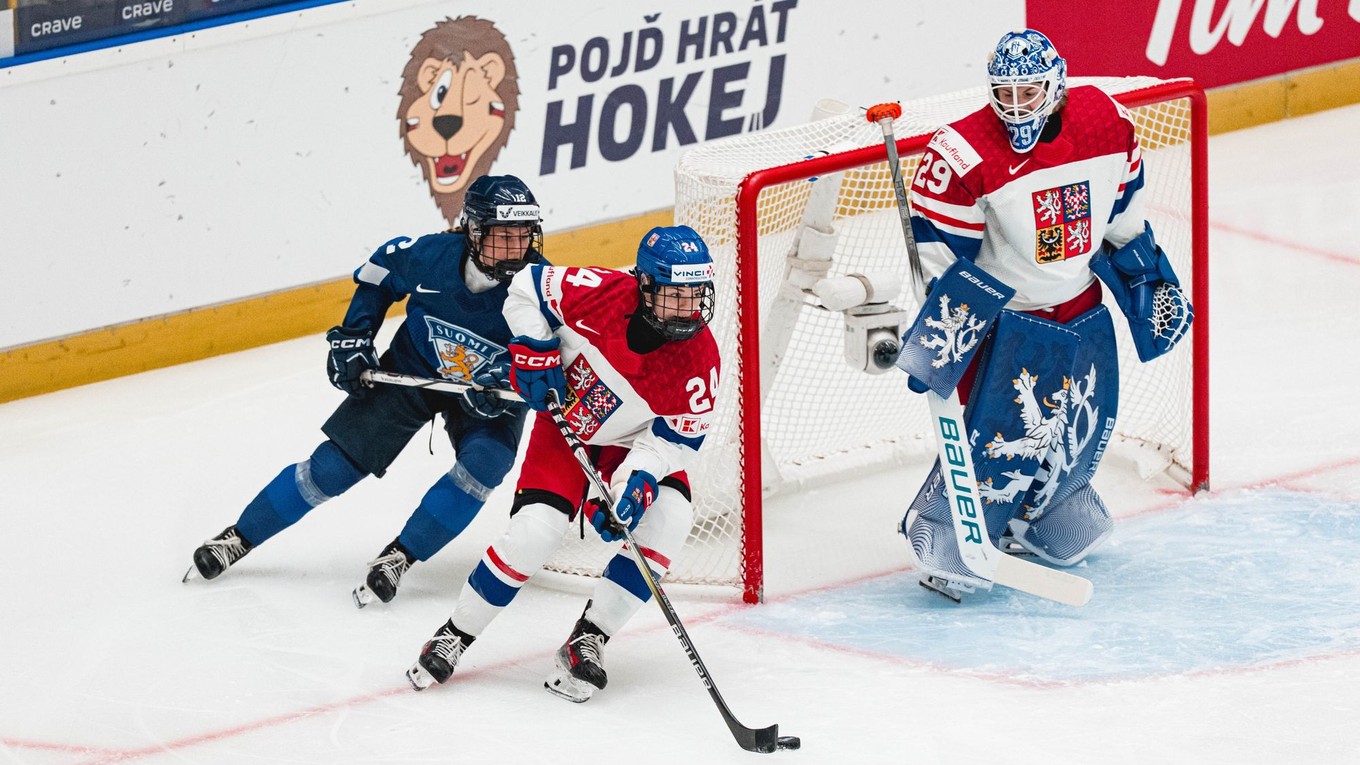 Momentka zo zápasu Česko - Fínsko na MS v hokeji žien 2025.