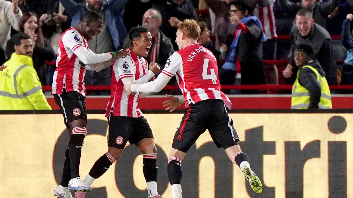 Radosť hráčov Brentfordu.