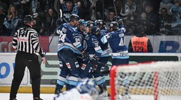 Radosť hráčov Nitry po strelení gólu.