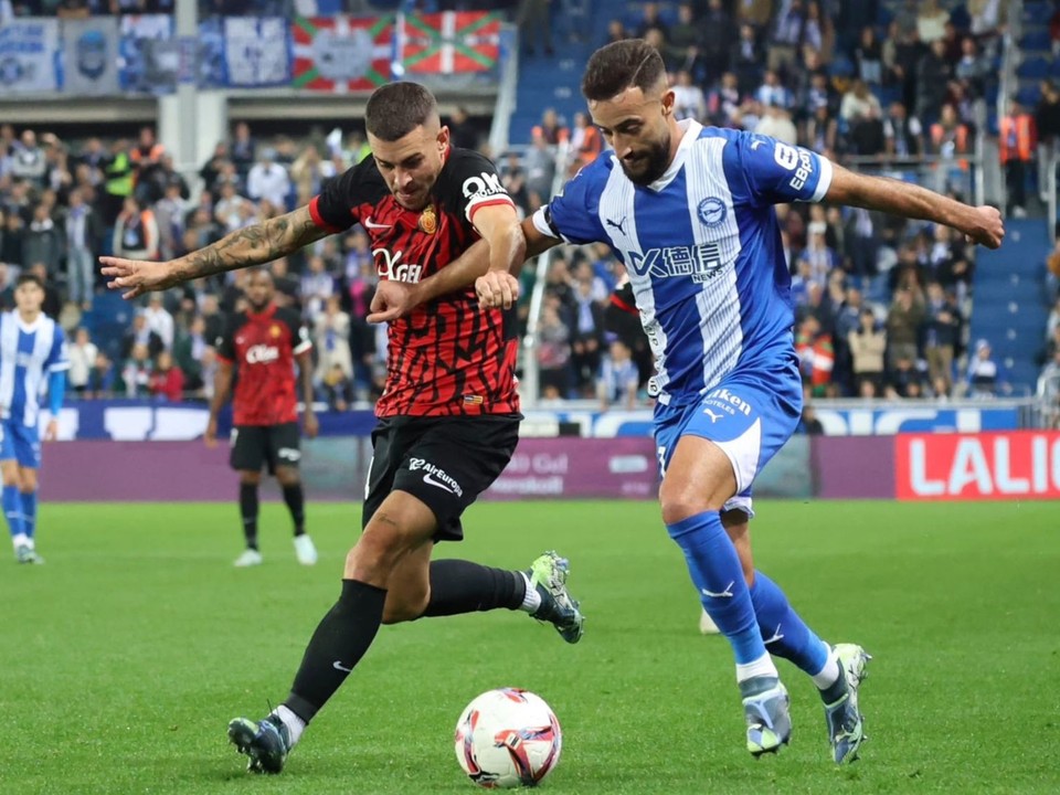 Momentka zo zápasu Deportivo Alavés - RCD Mallorca v 12. kole La Ligy.