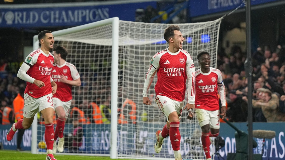 Radosť hráčov Arsenalu po góle proti Chelsea.