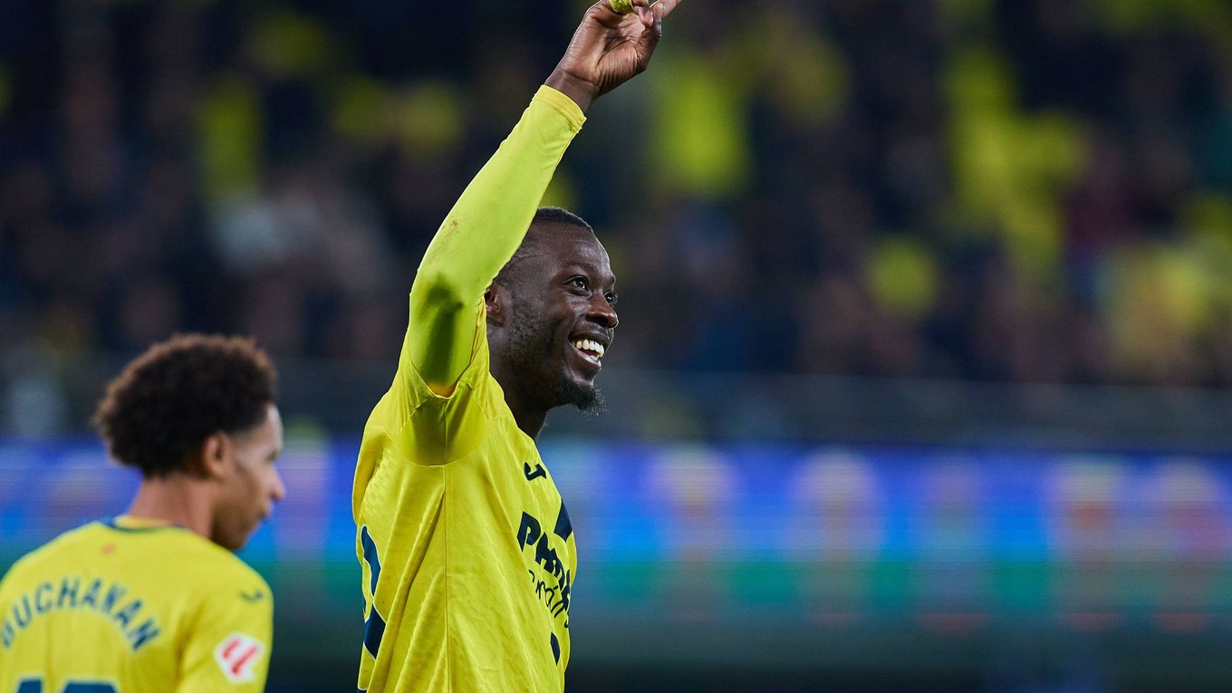 Útočník Villarrealu Nicolas Pépé sa teší z gólu. 