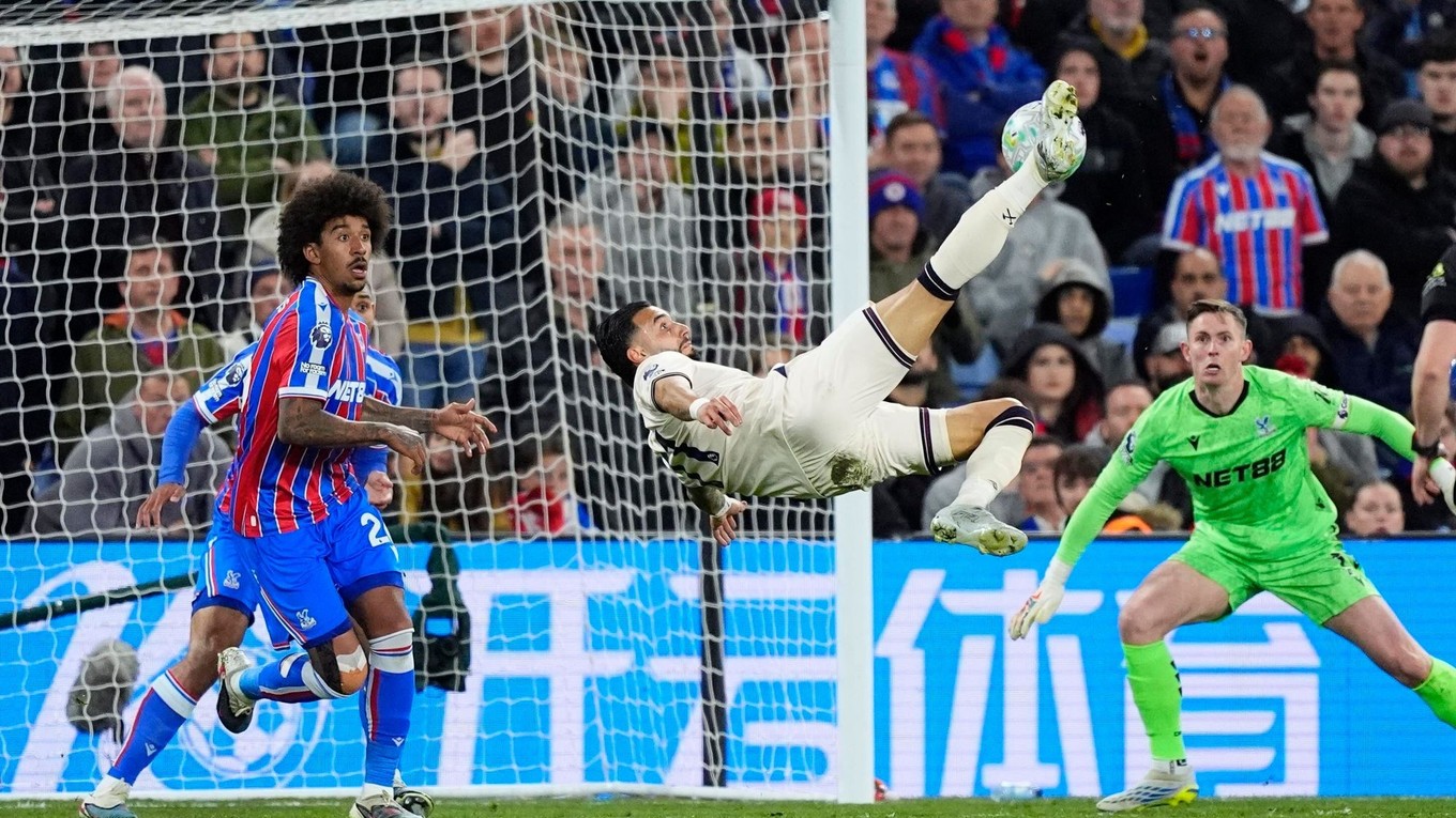 Taty Castellanos z West Hamu zakončuje na bránu Crystal Palace.