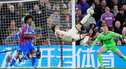 Taty Castellanos z West Hamu zakončuje na bránu Crystal Palace.