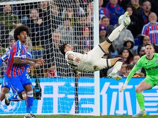 Taty Castellanos z West Hamu zakončuje na bránu Crystal Palace.