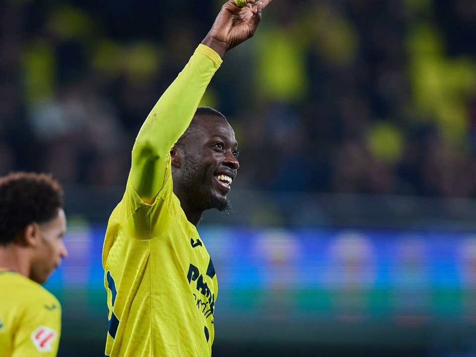 Útočník Villarrealu Nicolas Pépé sa teší z gólu. 