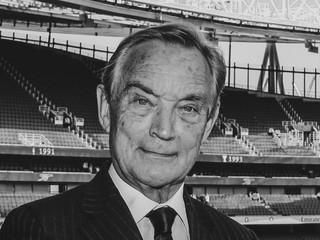 Doživotný prezident klubu Arsenal Londýn Ken Friar.